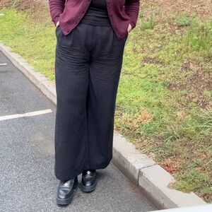 Wide-leg linen-blend pants (regular fit)